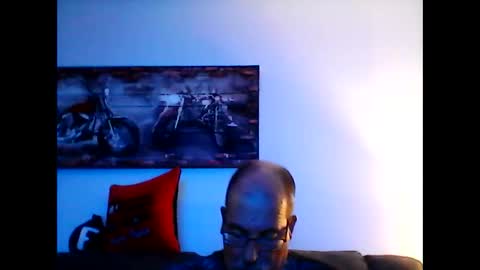 Snapshot of meathome3 chatting on November 2025 04:11:02 AM me at home online show from November 2025 04:11:02 AM