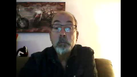 Snapshot of meathome3 chatting on December 2025 09:23:02 PM me at home online show from December 2025 09:23:02 PM