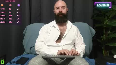 Snapshot of meaty_roll chatting on December 2025 03:35:02 AM Meaty Roll online show from December 2025 03:35:02 AM