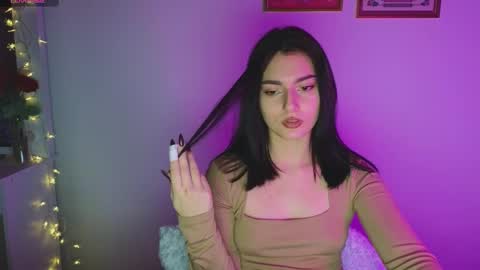 Snapshot of medina_andress chatting on March 2025 04:20:01 PM Dina online show from March 2025 04:20:01 PM