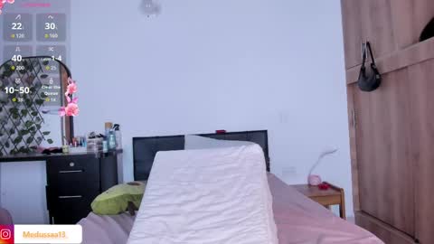 medussa13 online show from April 2026 12:23:01 PM