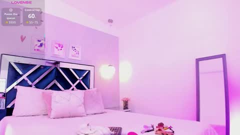 Snapshot of meelody7 chatting on December 2025 11:37:02 AM Melody online show from December 2025 11:37:02 AM