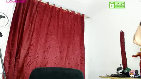 Snapshot of megan_cat chatting on November 2025 10:32:01 PM megan_cat online show from November 2025 10:32:01 PM