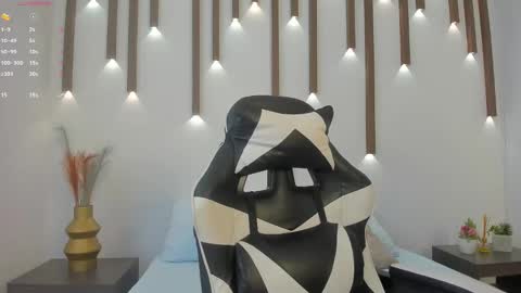 MEGAN COOPER online show from September 2025 07:04:01 PM