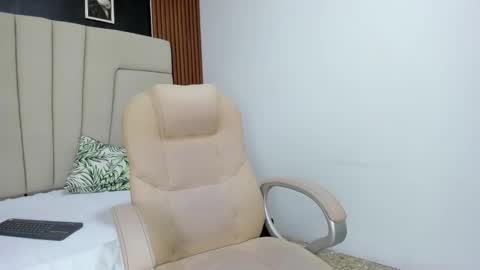 Snapshot of megan_hally chatting on October 2025 03:25:01 AM Megan online show from October 2025 03:25:01 AM