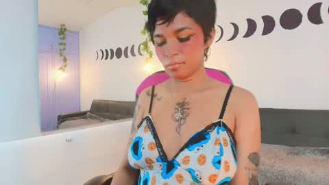 Snapshot of megan_hottts chatting on January 2026 03:05:01 PM megan_hottts online show from January 2026 03:05:01 PM