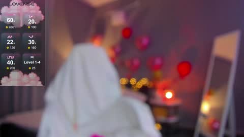 Megan Nelson online show from February 2025 01:28:01 PM