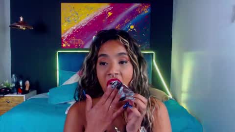 Snapshot of meganadriels96 chatting on January 2025 01:33:01 AM M E G A N online show from January 2025 01:33:01 AM