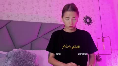 Snapshot of meganandtyler19 chatting on November 2025 11:47:01 AM meganandtayler online show from November 2025 11:47:01 AM