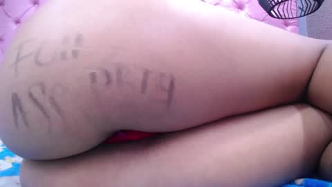 Snapshot of megann_boobs chatting on January 2025 01:00:01 AM Megan online show from January 2025 01:00:01 AM