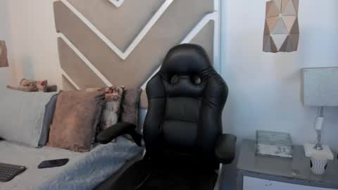 Megan Presley online show from February 2026 02:43:02 PM