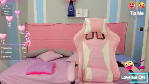 Snapshot of meganqueen2 chatting on February 2025 09:39:02 PM Megan Queen online show from February 2025 09:39:02 PM