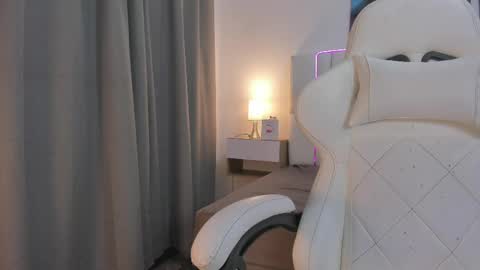 Megan Queen online show from May 2026 12:24:01 PM