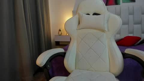 Snapshot of meganqueen2 chatting on July 2026 12:54:02 PM Megan Queen online show from July 2026 12:54:02 PM