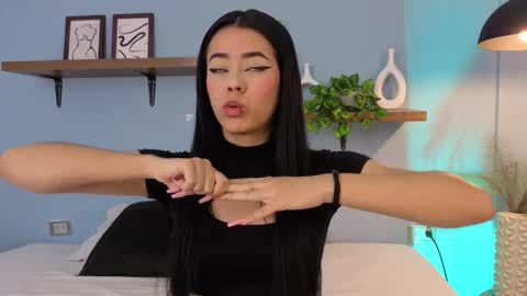 Meganritz online show from November 2025 08:07:01 PM