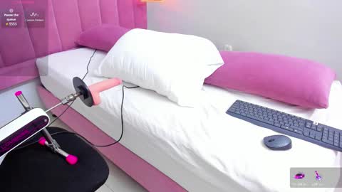 Megan  online show from November 2025 08:33:02 PM