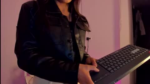 Megan online show from September 2025 03:30:01 AM