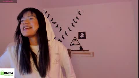 Megan online show from October 2025 07:43:01 PM