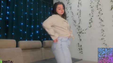 Lola online show from October 2025 04:23:02 AM