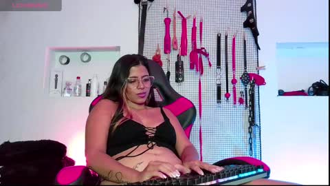 Snapshot of meggan_greey chatting on December 2024 06:29:01 PM Your best slave online show from December 2024 06:29:01 PM