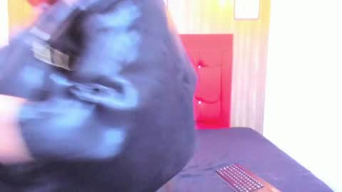 meggancurvy online show from April 2026 06:00:01 PM