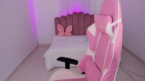 Snapshot of meghan_russo07 chatting on January 2026 11:43:01 PM Meghan online show from January 2026 11:43:01 PM