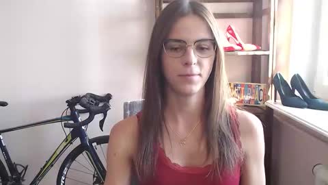 Megi online show from April 2026 01:16:01 PM