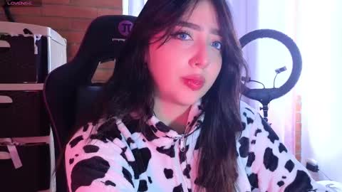 Snapshot of megumi_yang chatting on January 2025 01:53:01 PM Megumi online show from January 2025 01:53:01 PM