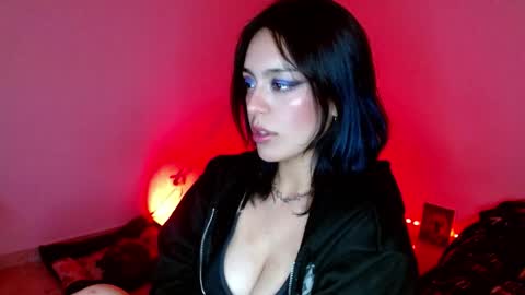 Melissa online show from November 2025 02:12:02 AM