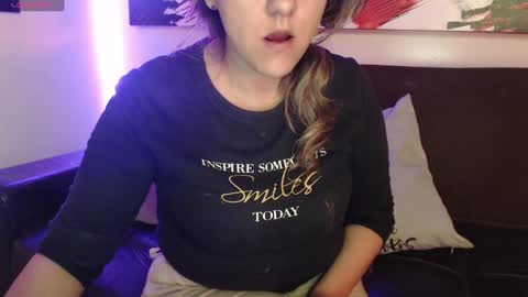 Snapshot of mel_raise chatting on January 2025 01:29:01 AM mel raise online show from January 2025 01:29:01 AM