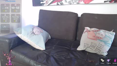 Snapshot of mel_raise chatting on January 2025 06:28:01 PM mel raise online show from January 2025 06:28:01 PM