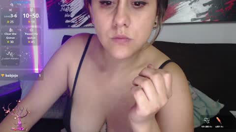 Snapshot of mel_raise chatting on January 2025 12:33:01 AM mel raise online show from January 2025 12:33:01 AM