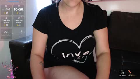 Snapshot of mel_raise chatting on January 2025 01:31:02 AM mel raise online show from January 2025 01:31:02 AM