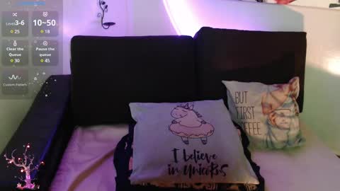 Snapshot of mel_raise chatting on March 2025 03:45:02 PM mel raise online show from March 2025 03:45:02 PM