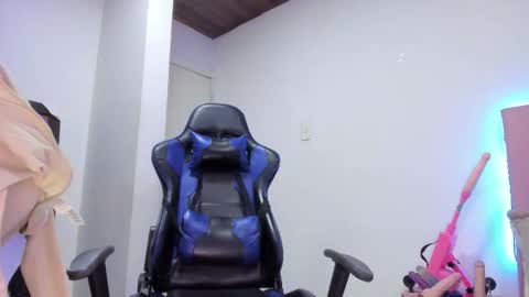 MELANI - online show from November 2025 02:39:02 PM