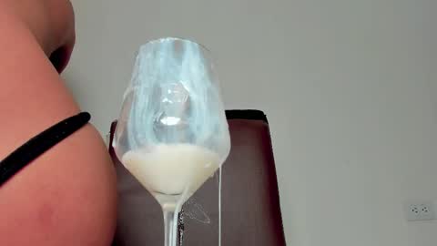 Snapshot of melania_browis chatting on October 2025 05:23:02 PM Melania online show from October 2025 05:23:02 PM