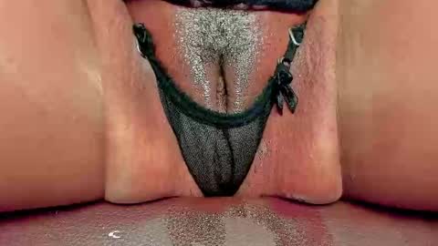 Snapshot of melania_browis chatting on November 2025 11:25:02 AM Melania online show from November 2025 11:25:02 AM