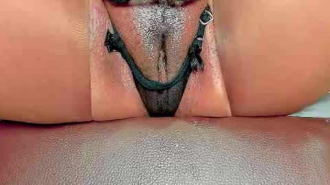 Snapshot of melania_browis chatting on November 2025 10:04:02 AM Melania online show from November 2025 10:04:02 AM