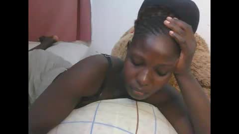 Snapshot of melanie_bae1 chatting on May 2026 04:46:01 PM melanie_bae1 online show from May 2026 04:46:01 PM