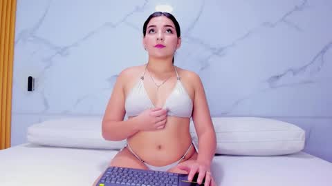 Melanie  online show from February 2026 07:34:02 PM