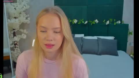 Melanie online show from November 2025 01:17:01 AM