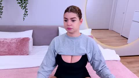 Snapshot of melaniecarterr chatting on November 2025 04:18:02 PM Melanie online show from November 2025 04:18:02 PM