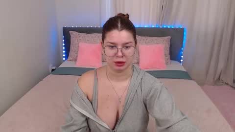 Snapshot of melaniecarterr chatting on November 2025 05:07:01 AM Melanie online show from November 2025 05:07:01 AM