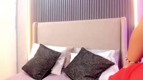 Snapshot of melanieroah1 chatting on November 2025 01:01:02 PM MelanieRoah online show from November 2025 01:01:02 PM