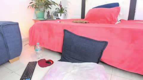 melaniie_roussel online show from May 2026 01:57:16 AM