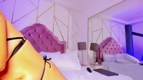 MelanyLuv online show from February 2025 01:29:01 AM