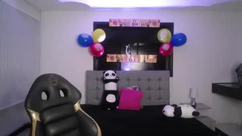 Snapshot of melanny_petite chatting on June 2026 12:42:02 PM melanny_petite online show from June 2026 12:42:02 PM