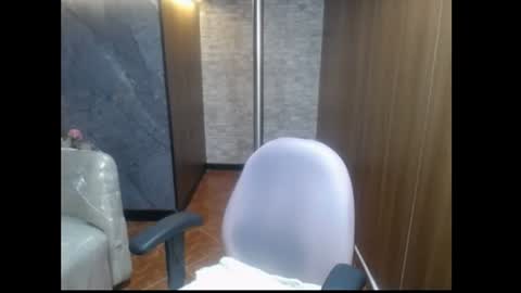 Snapshot of melanny_petite chatting on July 2026 12:19:02 PM melanny_petite online show from July 2026 12:19:02 PM