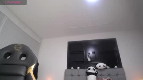 Snapshot of melanny_petite chatting on July 2026 01:06:02 PM melanny_petite online show from July 2026 01:06:02 PM