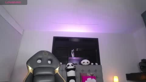 Snapshot of melanny_petite chatting on July 2026 01:15:01 PM melanny_petite online show from July 2026 01:15:01 PM
